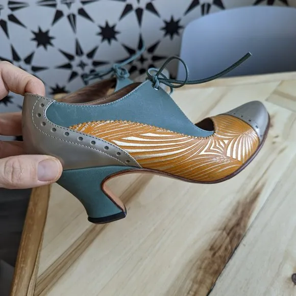 Fluevog Mary Jane Tie Heels, Sz 6