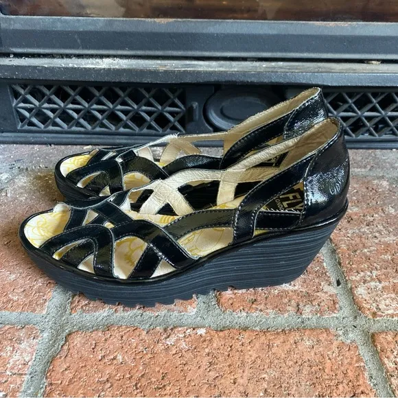 FLY LONDON Women's Black Patent Leather YADI Wedge Sandals SZ 8 EU 39