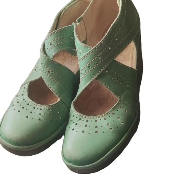 Fly London Women's Yepe Cross Strap Stylish Green Wedge Sandals Size 38 (7/7.5)