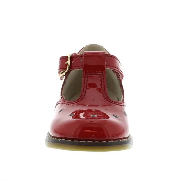 FOOTMATES HARPER RED PATENT LEATHER SHOES SIZE MÉDIUM 5.5