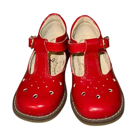 FOOTMATES HARPER RED PATENT LEATHER SHOES SIZE MÉDIUM 5.5