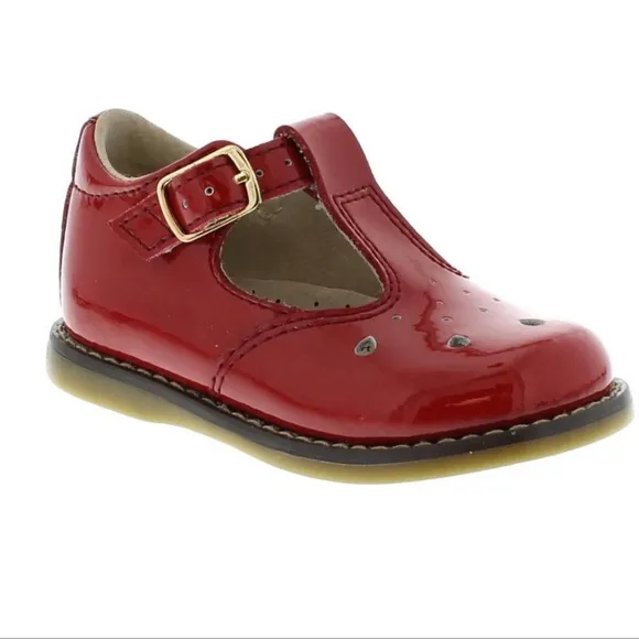 FOOTMATES HARPER RED PATENT LEATHER SHOES SIZE MÉDIUM 5.5