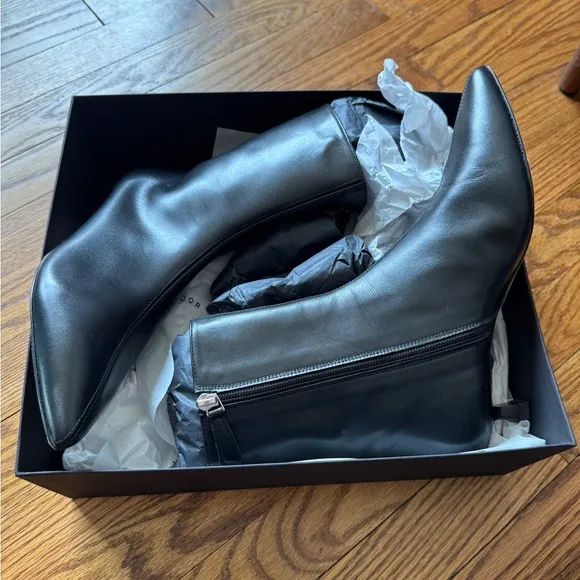 Freda Salvador Lania kitten-heeled boot size 8.