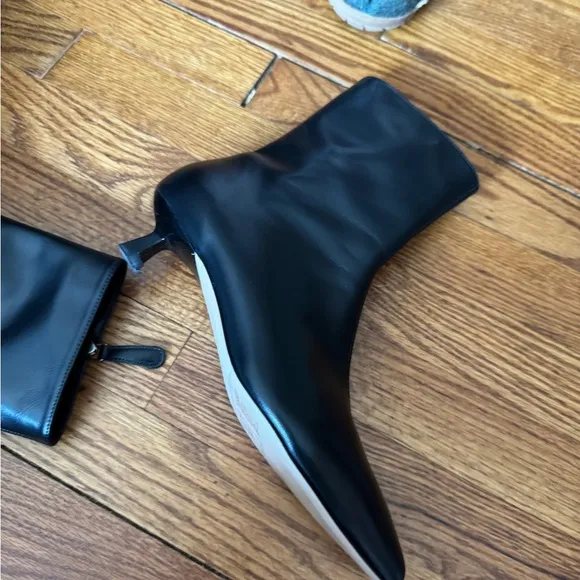 Freda Salvador Lania kitten-heeled boot size 8.