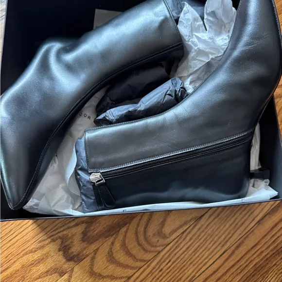Freda Salvador Lania kitten-heeled boot size 8.