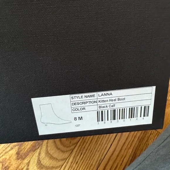 Freda Salvador Lania kitten-heeled boot size 8.