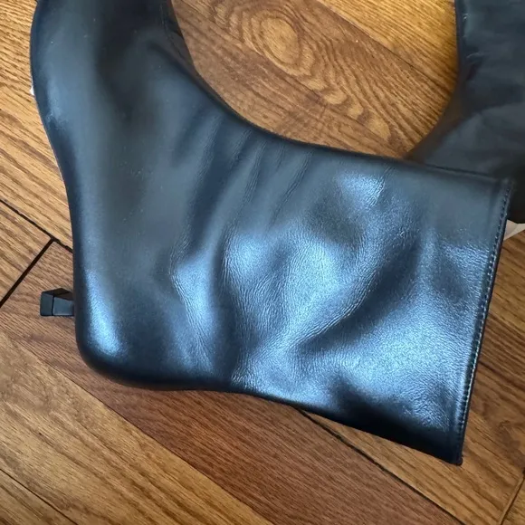 Freda Salvador Lania kitten-heeled boot size 8.
