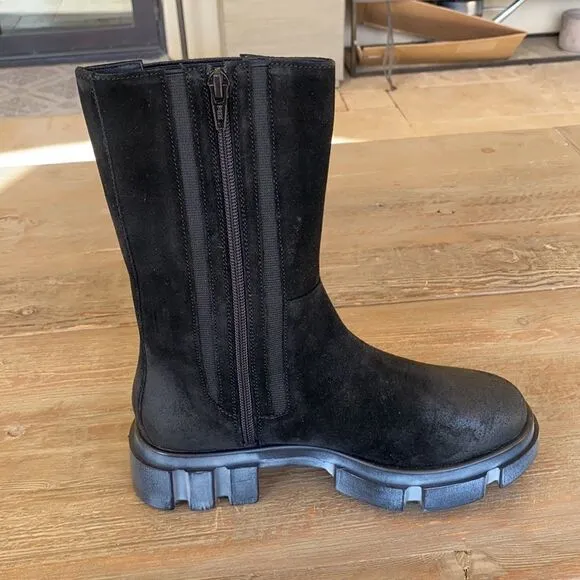 Free People Brooks Chelsea Boots Black Suede Lug Sole US 7