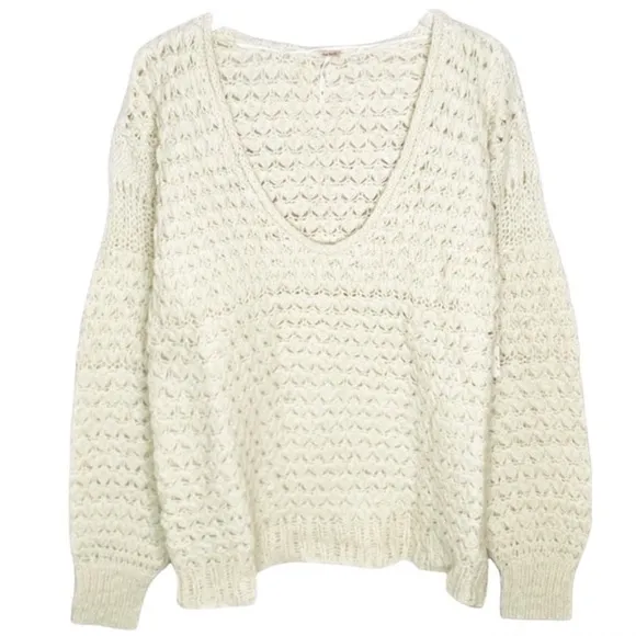 FREE PEOPLE Crashing Waves Pullover Cream Colored Sweater Size Small - NWT