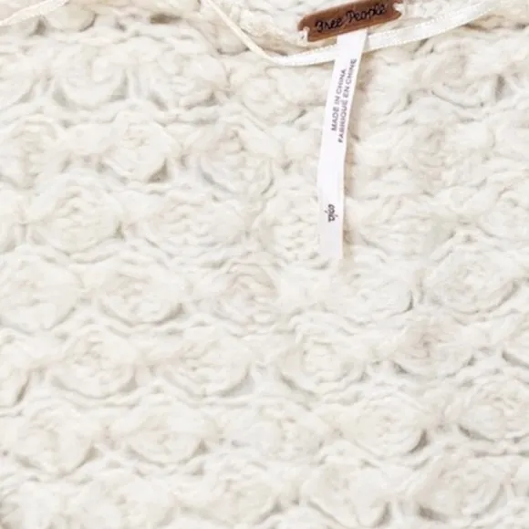 FREE PEOPLE Crashing Waves Pullover Cream Colored Sweater Size Small - NWT