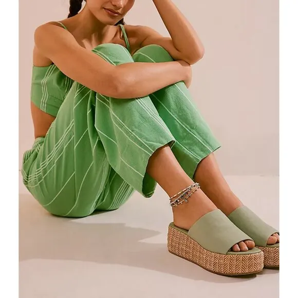 FREE PEOPLE Harbor Raffia Flatform Sandals / Light Sage