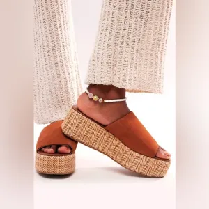 🌻🆕FREE PEOPLE Harbor Raffia Flatform Sandals-Tan Color-Size 8 &amp; 9