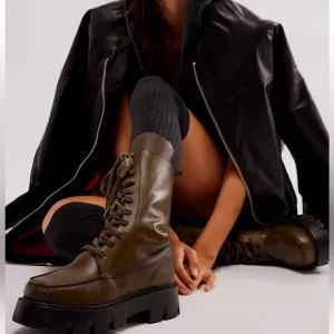Free People Jones Lug Sole Lace Up Boots Green Size 9 NWOT