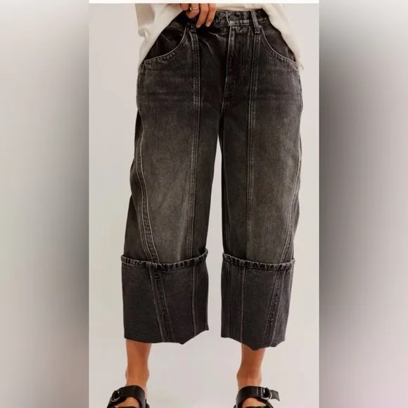 Free People Olsen Cuffed Crop Barrel Jeans Black We The Free size 29