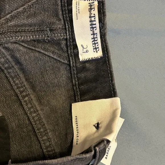 Free People Olsen Cuffed Crop Barrel Jeans Black We The Free size 29