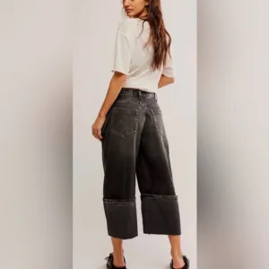 Free People Olsen Cuffed Crop Barrel Jeans We The Free Taper Barrel Black 31