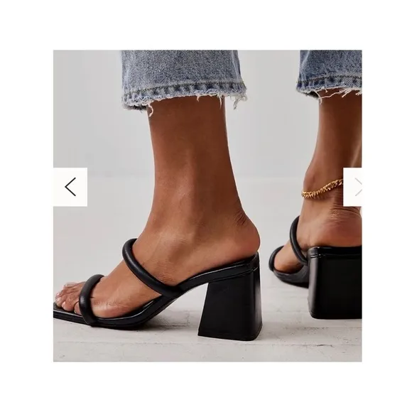 FREE PEOPLE Parker Black Double Strap Pillow Heels Block Heel Size 8.5 NEW