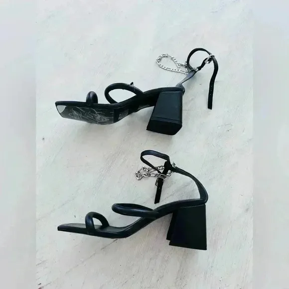 Free People Parker Chain Heels in Black Silver Size 37.5 NWOT $138