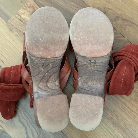 Free People | Women’s rust Emmy suede leather criss cross bridge strap clogs, 7