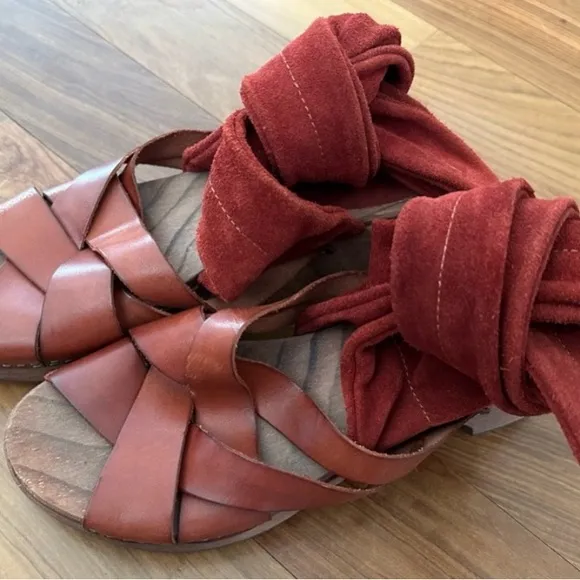 Free People | Women’s rust Emmy suede leather criss cross bridge strap clogs, 7