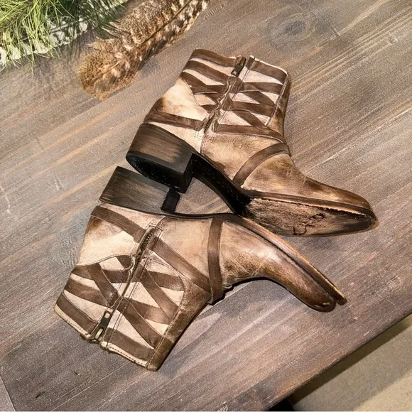 Freebird By Steven Size 9 Sammi Distressed Ankle Booties