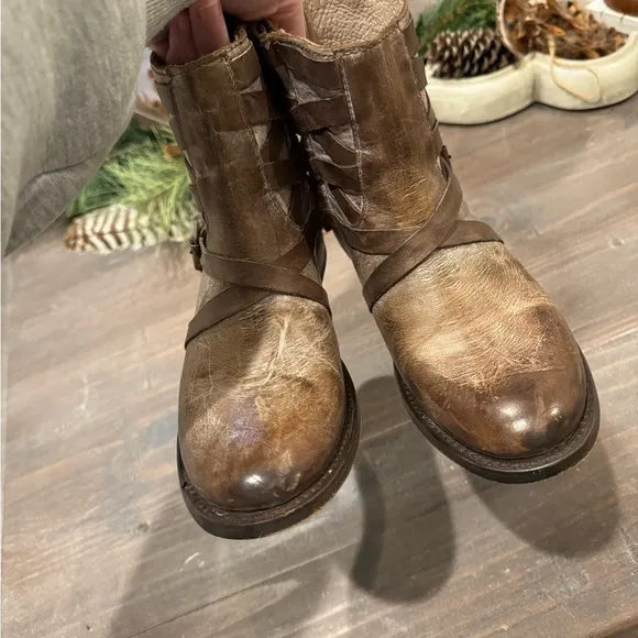 Freebird By Steven Size 9 Sammi Distressed Ankle Booties