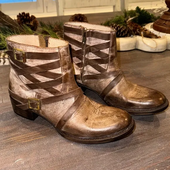 Freebird By Steven Size 9 Sammi Distressed Ankle Booties