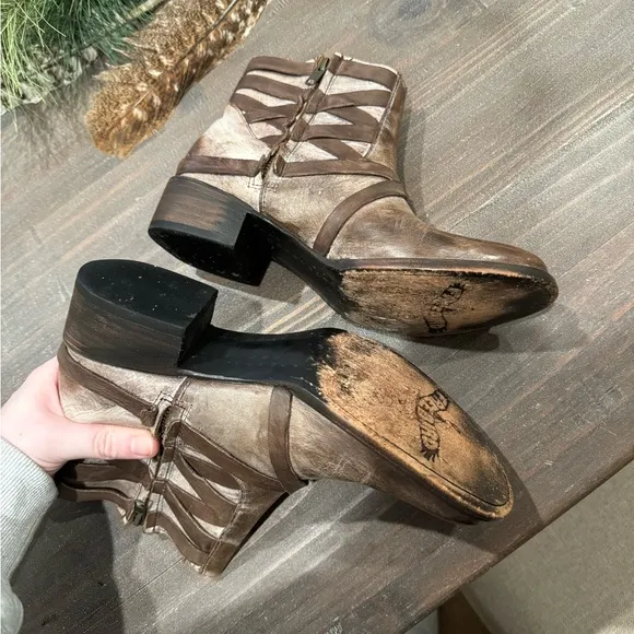 Freebird By Steven Size 9 Sammi Distressed Ankle Booties