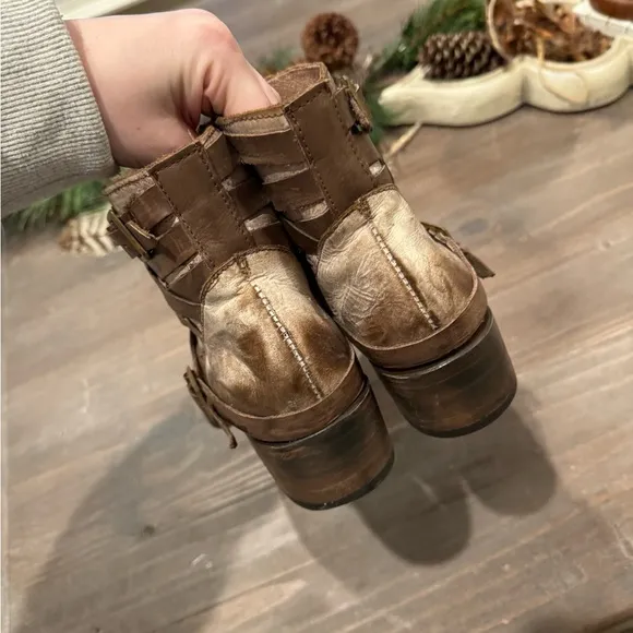 Freebird By Steven Size 9 Sammi Distressed Ankle Booties