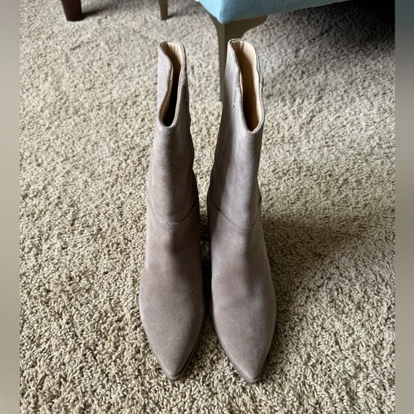Frye Sadie Softy Mid women’s Suede Boots *New with box