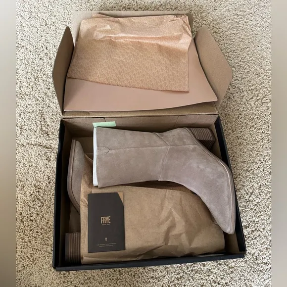Frye Sadie Softy Mid women’s Suede Boots *New with box