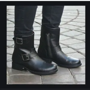 FRYE VICKY ENGINEER LEATHER BOOT
