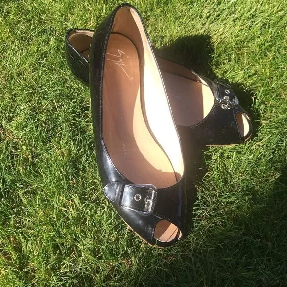 Giuseppe Zanotti Black Peeptoe Patent buckle shoes