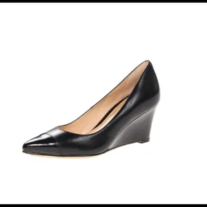Gorgeous Cole Haan Chelsea Low Wedge Pump