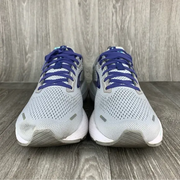 Gray/Navy Blue Womens Brooks Adrenaline GTS 22 running/walking shoes size 11