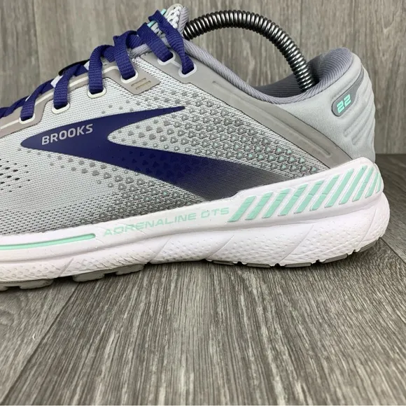 Gray/Navy Blue Womens Brooks Adrenaline GTS 22 running/walking shoes size 11