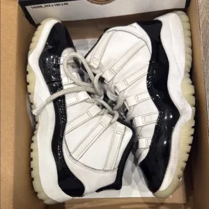 GUC Jordan 11 Retro White and Black Patent Leather Little Kids Size 12C