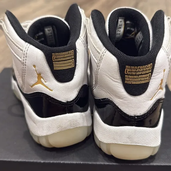 GUC Jordan 11 Retro White and Black Patent Leather Little Kids Size 12C