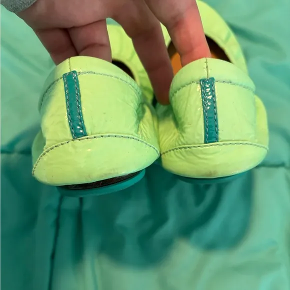 GUC Mint Green Patent Leather Tieks, Size 9