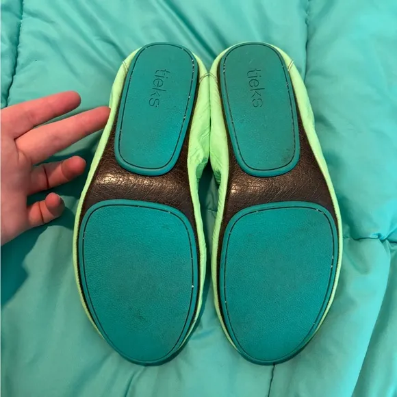 GUC Mint Green Patent Leather Tieks, Size 9