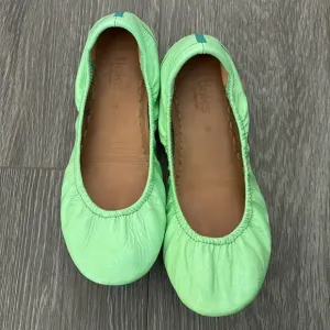 GUC Mint Green Patent Leather Tieks, Size 9