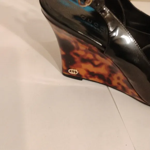 Gucci wedges Luxury Patent Shoes Size 8.5B