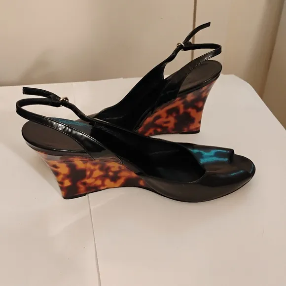 Gucci wedges Luxury Patent Shoes Size 8.5B