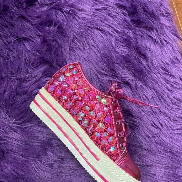 Gym shoes