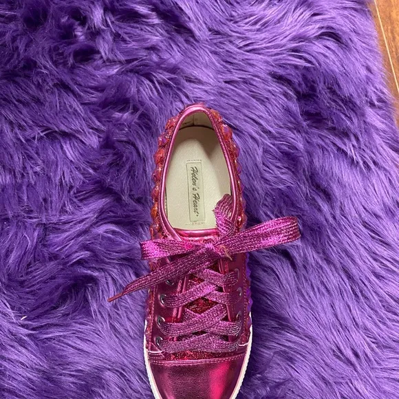 Gym shoes