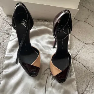 GZ Patent leather tri-color sandal