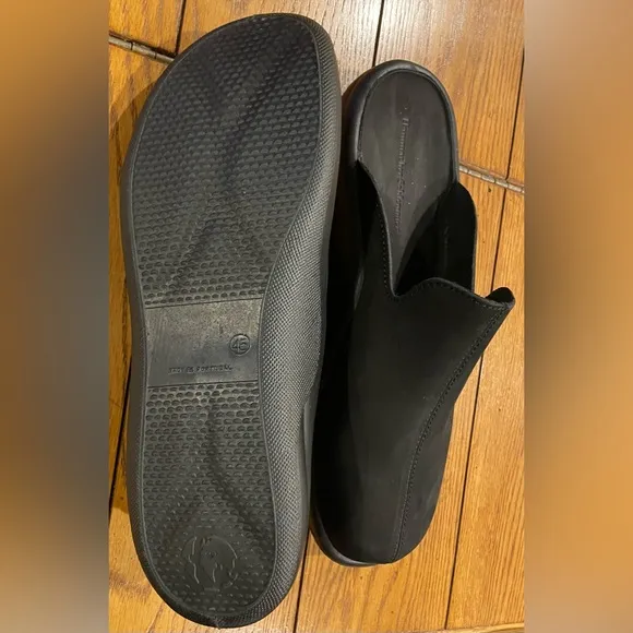 Hammacher Schlemmer Gentleman’s Walk On Air Indoor/Outdoor Slippers, black, 45