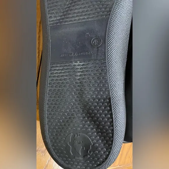 Hammacher Schlemmer Gentleman’s Walk On Air Indoor/Outdoor Slippers, black, 45