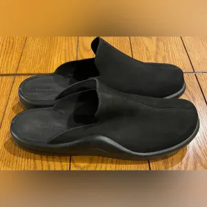 Hammacher Schlemmer Gentleman’s Walk On Air Indoor/Outdoor Slippers, black, 45