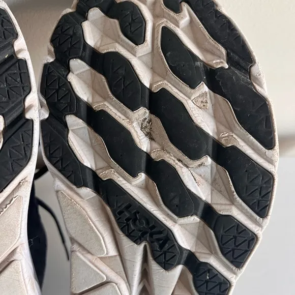 HOKA Rincon 8 women’s running shoes size 10 B black and white good condition